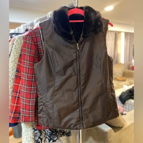 Liz Claiborne Reversible Faux Fur Vest - Size L - Picture 6 of 7